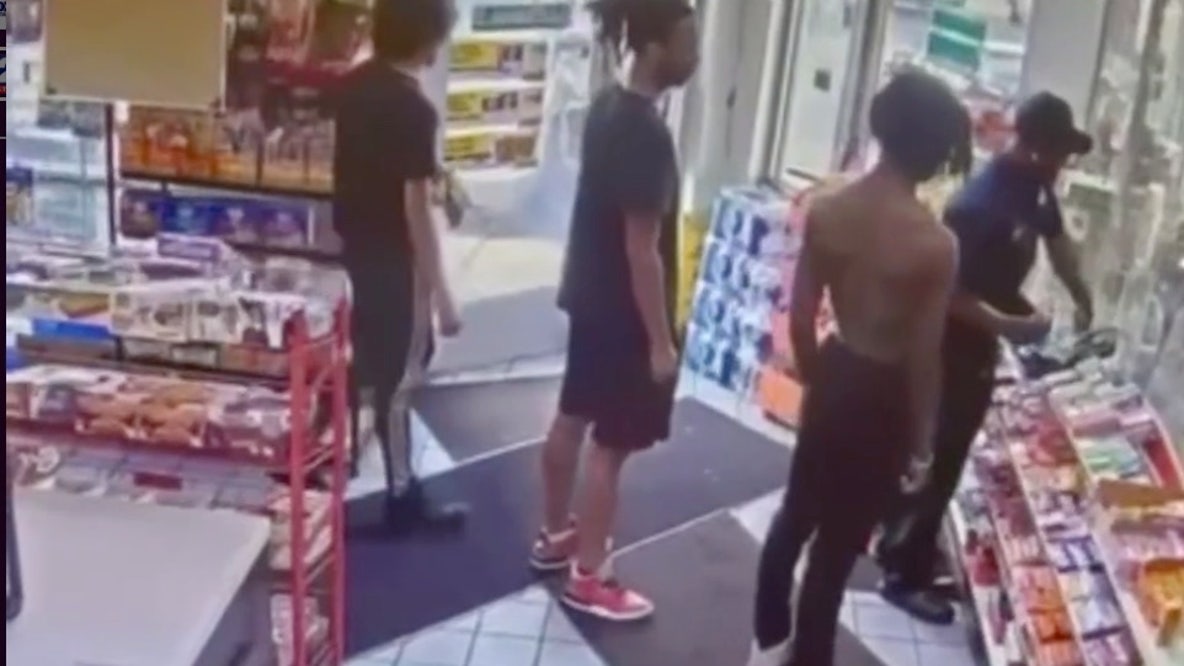 Uniformed Detroit officer jumped inside gas station